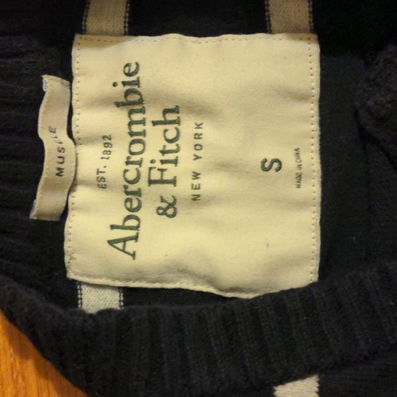 Striped Abercrombie & Fitch Sweater - Picture 2 of 4